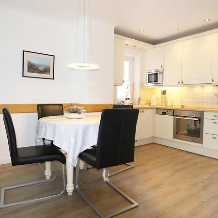 Apartment Trutz Blanker Hans - Duenenstr 19, App 11 Wenningstedt-Braderup