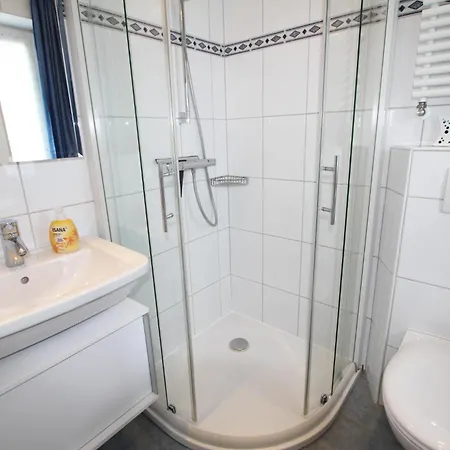 Trutz Blanker Hans - Duenenstr 19, App 11 *